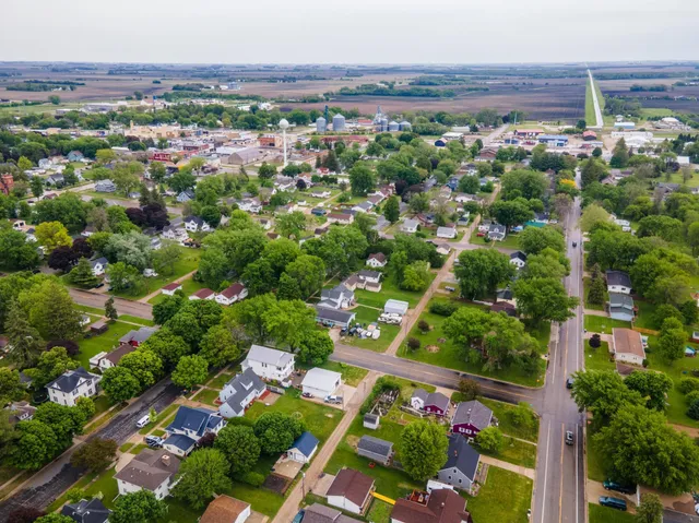 $214,999 | 109 2nd Street Southwest, Blooming Prairie, MN 55917