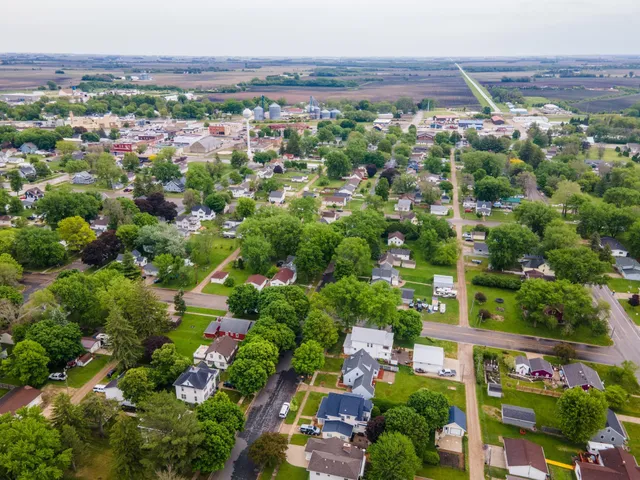 $214,999 | 109 2nd Street Southwest, Blooming Prairie, MN 55917