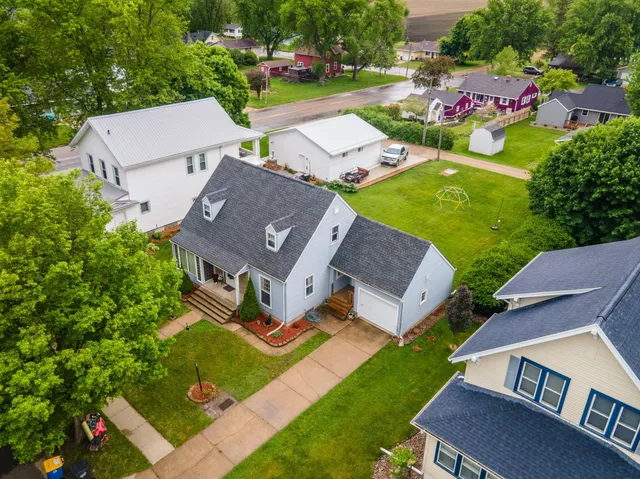 $214,999 | 109 2nd Street Southwest, Blooming Prairie, MN 55917