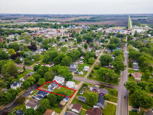 $214,999 | 109 2nd Street Southwest, Blooming Prairie, MN 55917