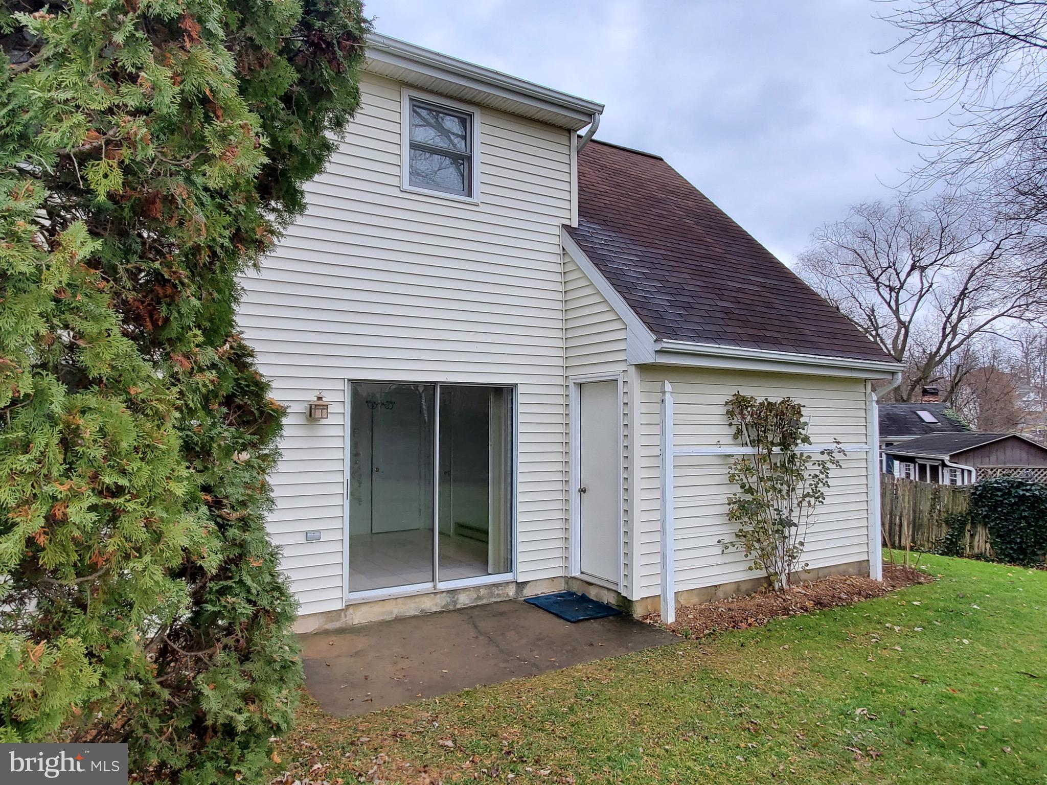 12 Windwood Place Lititz, PA 17543 - Photo 16 of 17 Rear view of the home