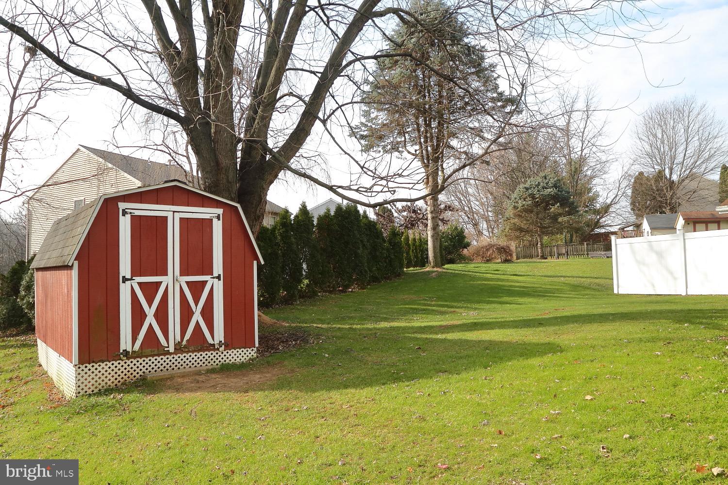 12 Windwood Place Lititz, PA 17543 - Photo 7 of 17 Nicely sized rear yard with storage shed