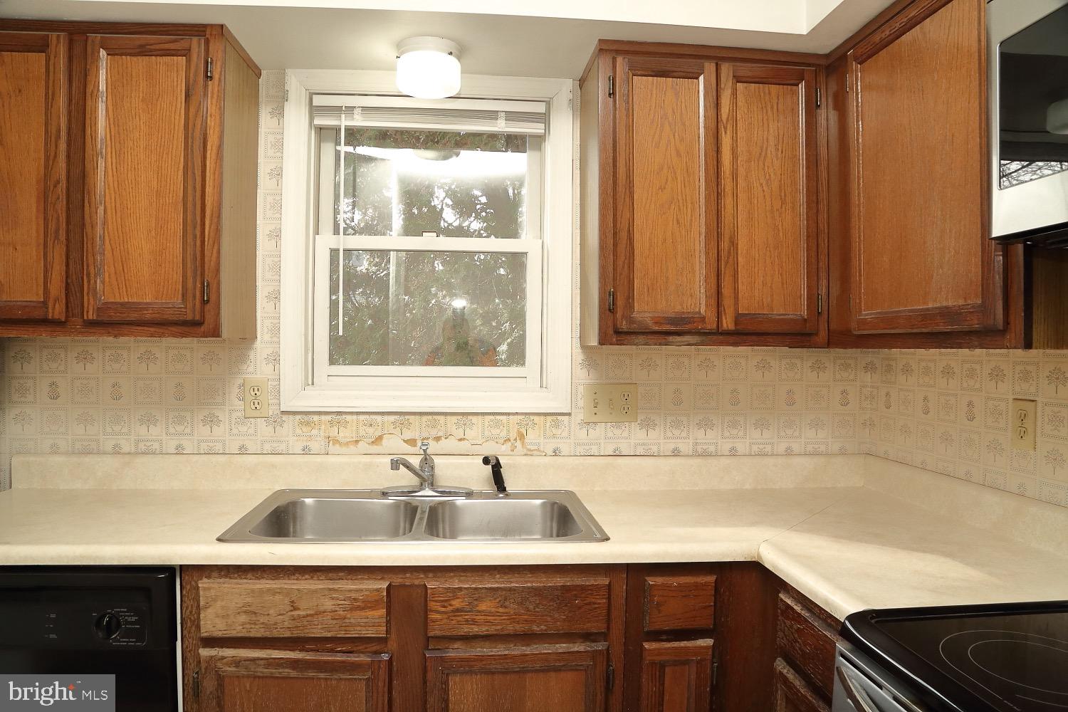 12 Windwood Place Lititz, PA 17543 - Photo 8 of 17 Kitchen