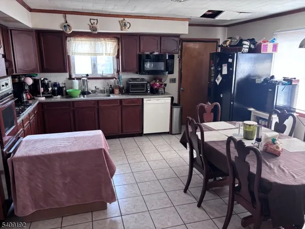 $1,075,000 | 81 Summit Avenue, Chatham, NJ 07928