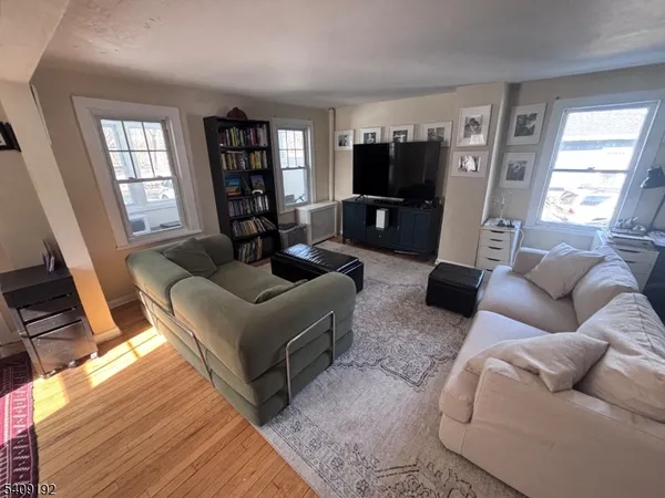 $1,075,000 | 81 Summit Avenue, Chatham, NJ 07928