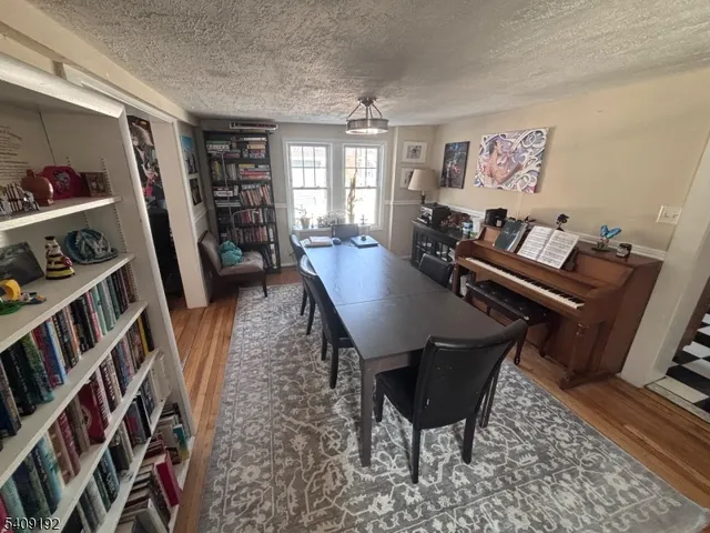 $1,075,000 | 81 Summit Avenue, Chatham, NJ 07928