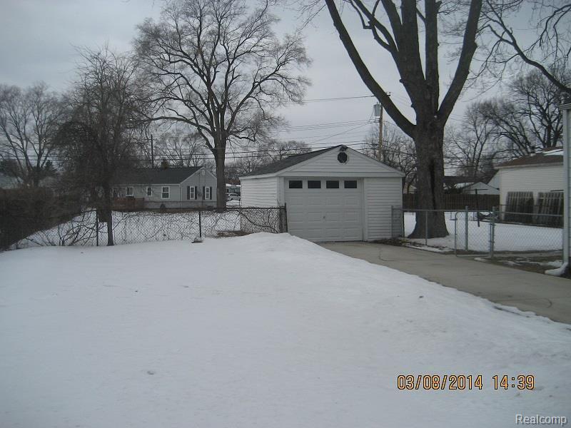 33125 Garfield Road Fraser, MI 48026 - Photo 2 of 17 large yard.jpg