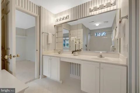 $1,400,000 | 1295 Gatesmeadow Way, Reston, VA 20194