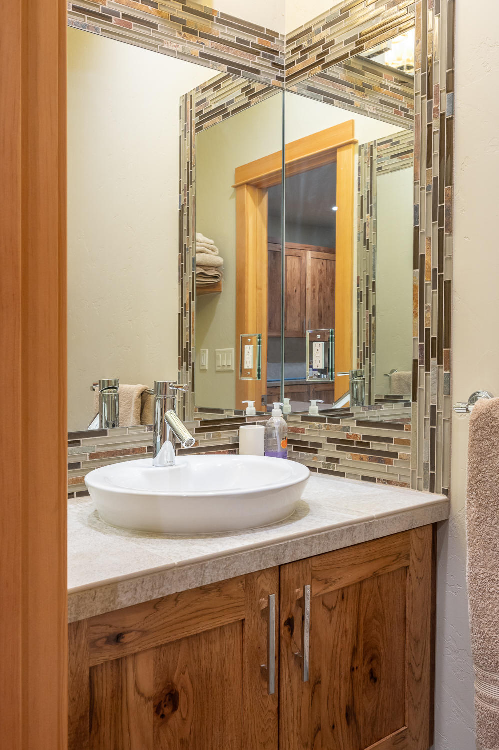 64970 Gerking Market Road Bend, OR 97703 - Photo 39 of 49 Half Bath