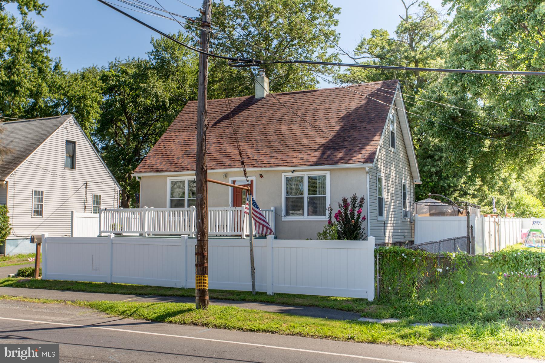 321 Cedar Avenue Croydon, PA 19021 - Photo 4 of 70