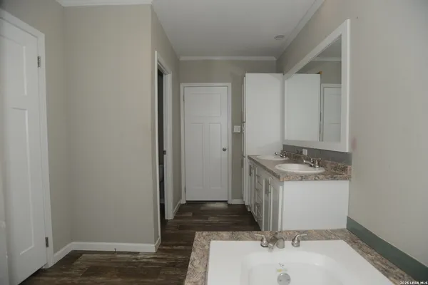 $2,150 | 13598 Old Frio City Road, Lytle, TX 78052