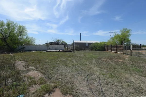 $2,150 | 13598 Old Frio City Road, Lytle, TX 78052