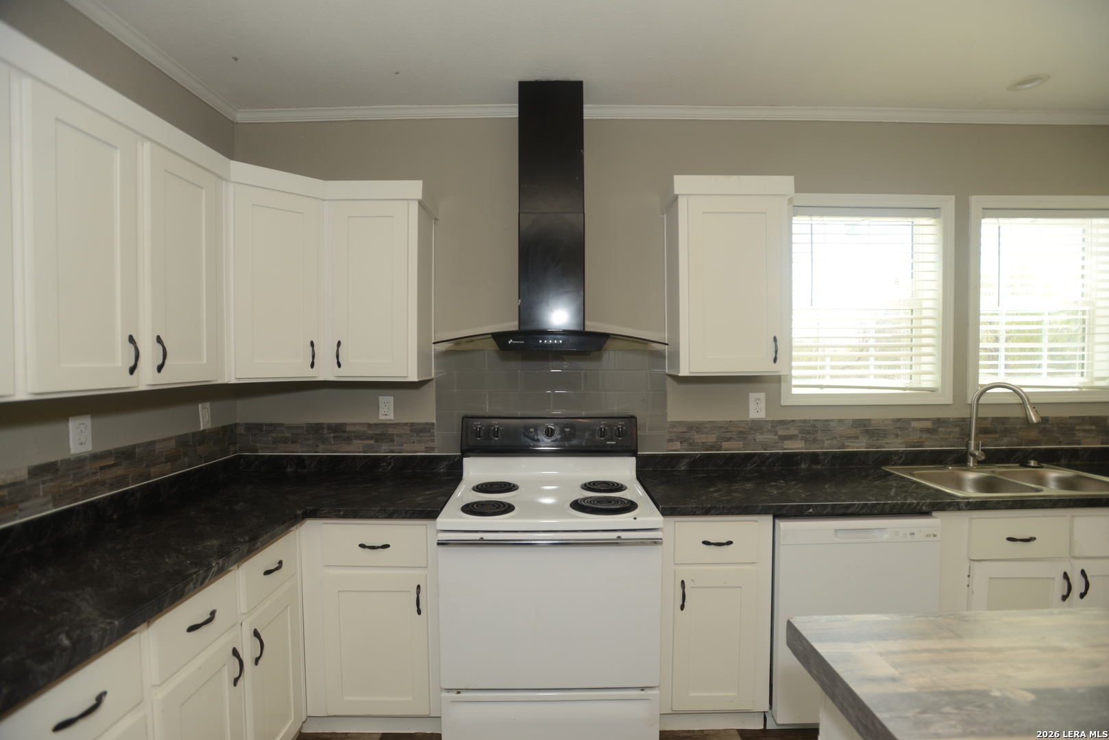 13598 Old Frio City Road Lytle, TX 78052 - Photo 10 of 31