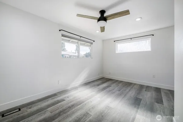 $3,300 | 29507 32nd Place South, Auburn, WA 98001