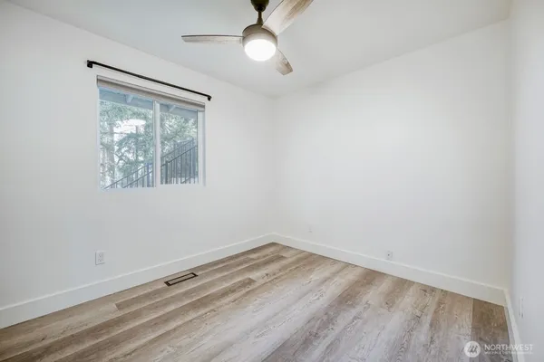 $3,300 | 29507 32nd Place South, Auburn, WA 98001