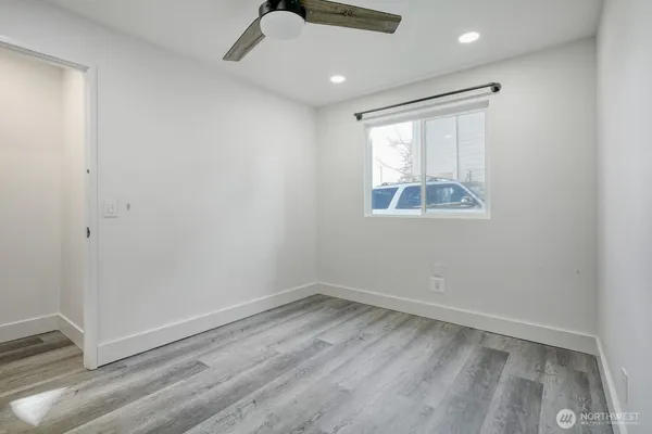 $3,300 | 29507 32nd Place South, Auburn, WA 98001