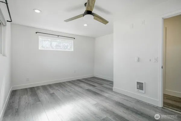 $3,300 | 29507 32nd Place South, Auburn, WA 98001