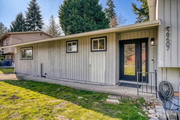 $3,300 | 29507 32nd Place South, Auburn, WA 98001