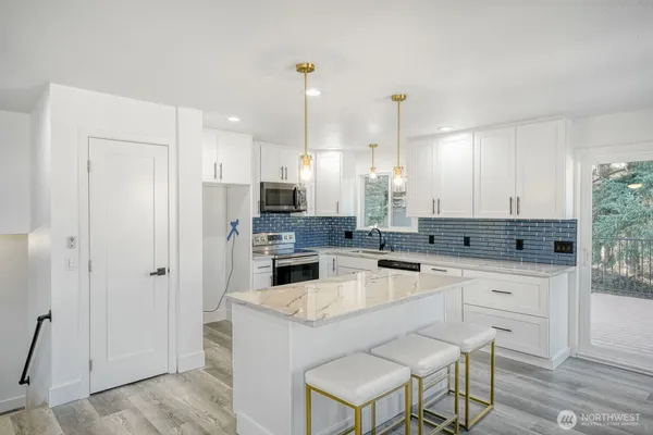 $3,300 | 29507 32nd Place South, Auburn, WA 98001