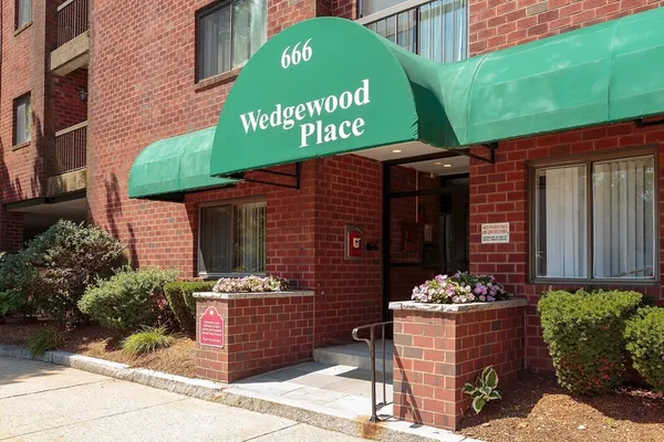 $829,000 | 666 Main Street, Unit 207, Winchester, MA 01890