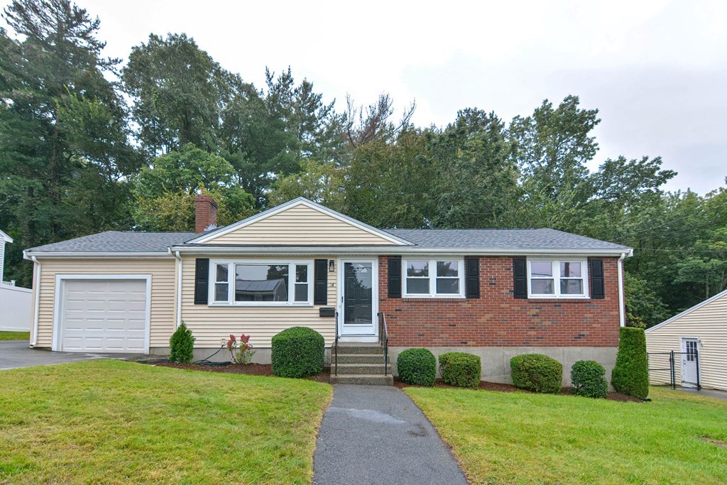 24 Woodcliff Road Holbrook, MA 02343 - Photo 1 of 25 Gallery Image 1