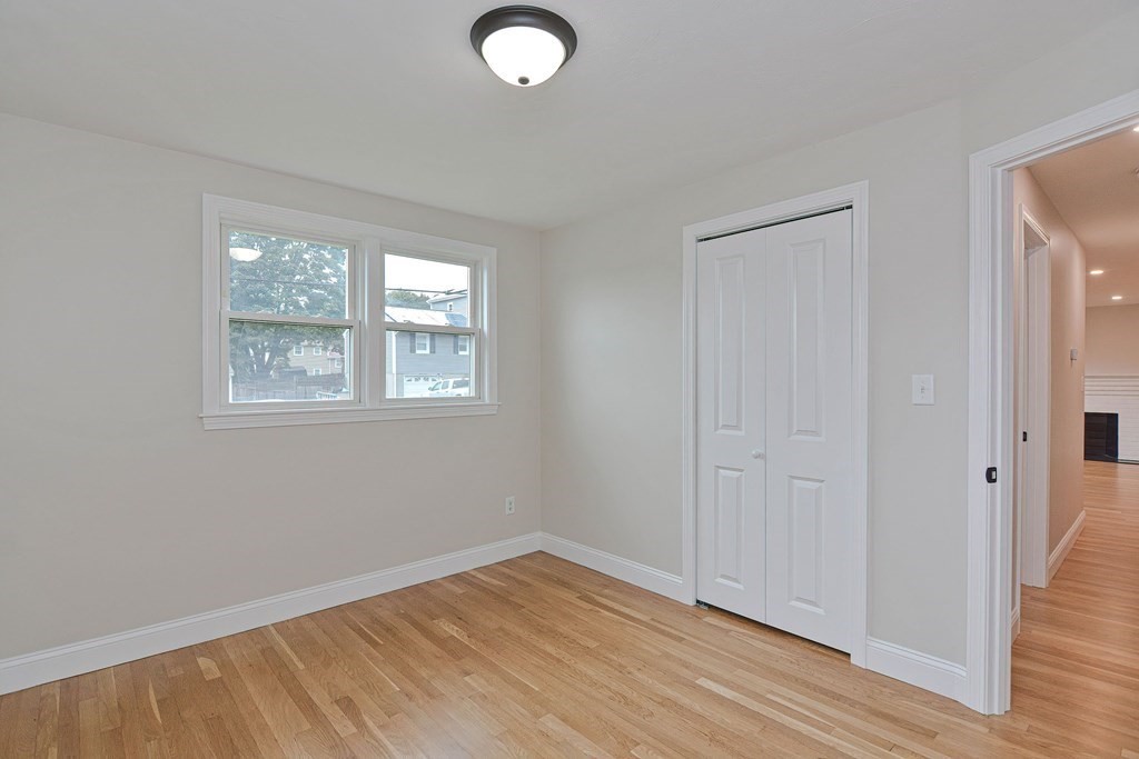24 Woodcliff Road Holbrook, MA 02343 - Photo 12 of 25 Gallery Image 12