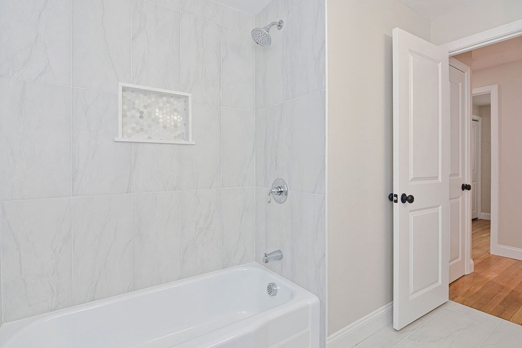 24 Woodcliff Road Holbrook, MA 02343 - Photo 14 of 25 Gallery Image 14