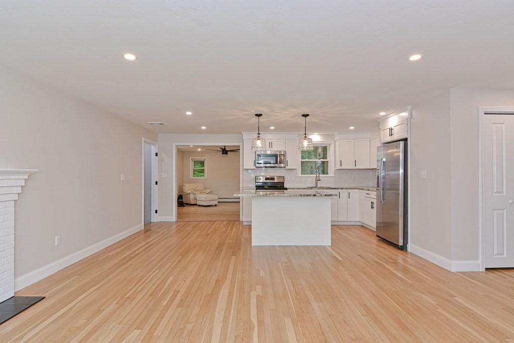 24 Woodcliff Road Holbrook, MA 02343 - Photo 6 of 25 Gallery Image 6