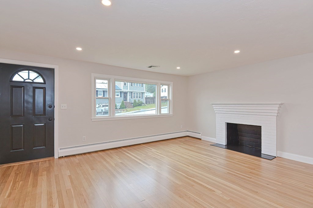 24 Woodcliff Road Holbrook, MA 02343 - Photo 9 of 25 Gallery Image 9