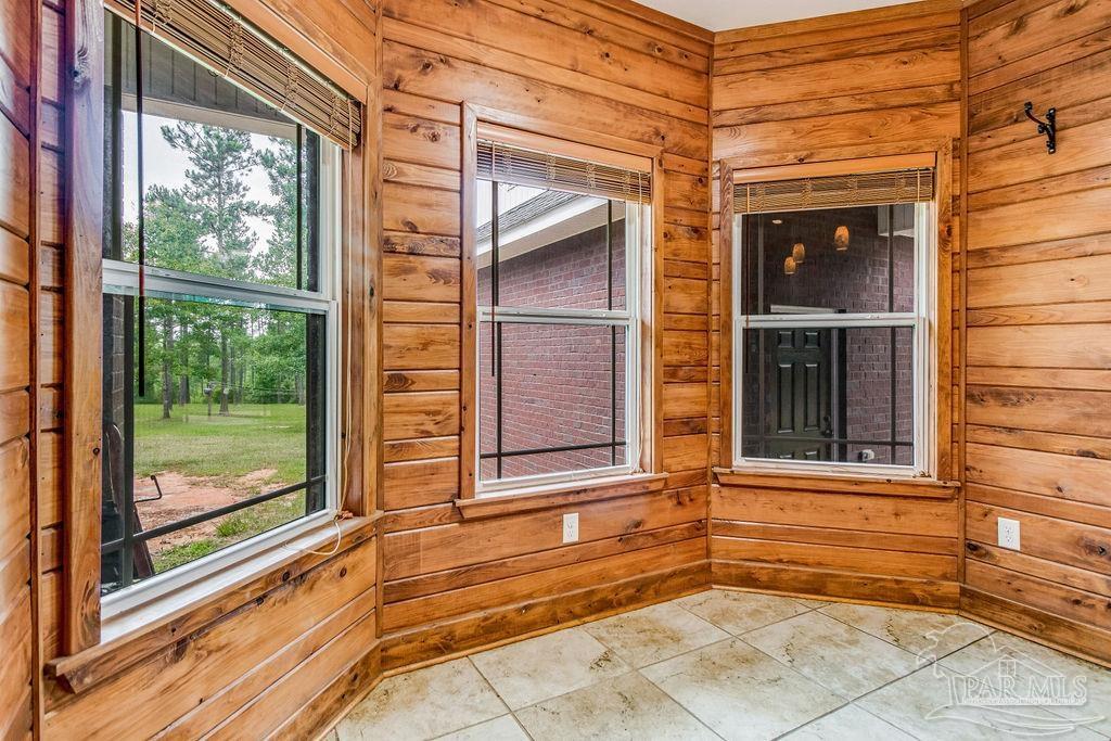 2148 Wallace Lake Road Milton, FL 32571 - Photo 12 of 37 Gallery Image 12