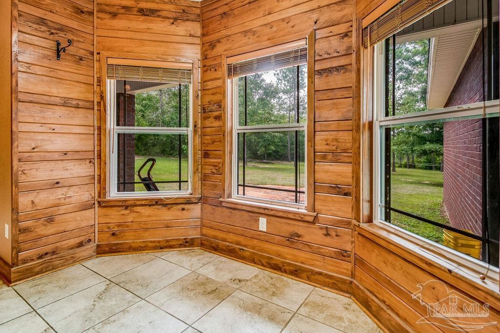 2148 Wallace Lake Road Milton, FL 32571 - Photo 13 of 37 Gallery Image 13