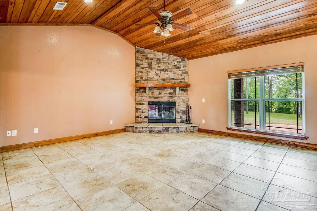2148 Wallace Lake Road Milton, FL 32571 - Photo 4 of 37 Gallery Image 4