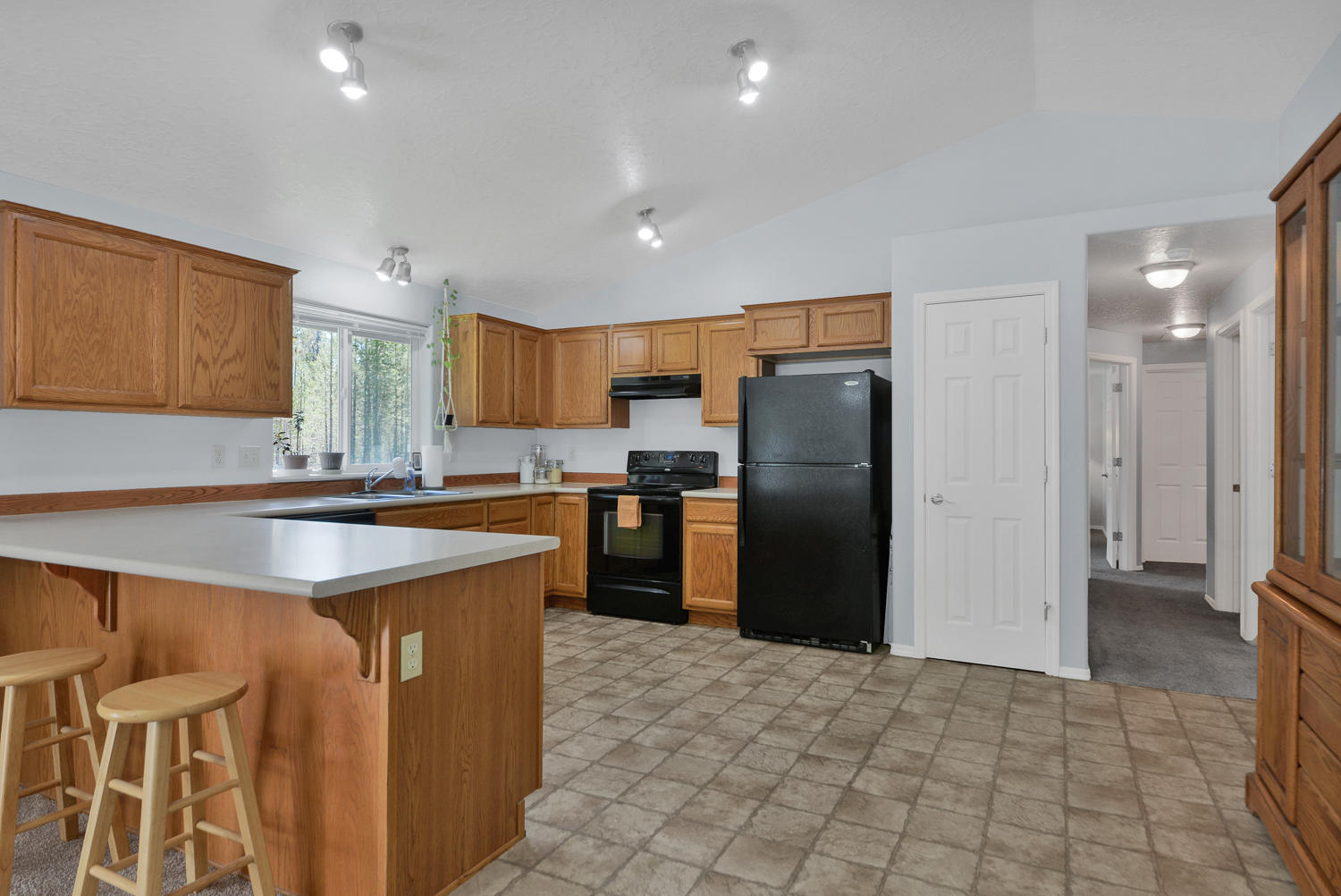52160 Dustan Road La Pine, OR 97739 - Photo 9 of 25 52160 Dustin Rd-6