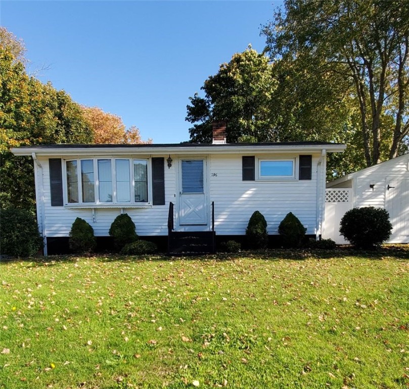 WELL MAINTAINED ONE LEVEL LIVING IN THIS BEAUTIFUL RANCH