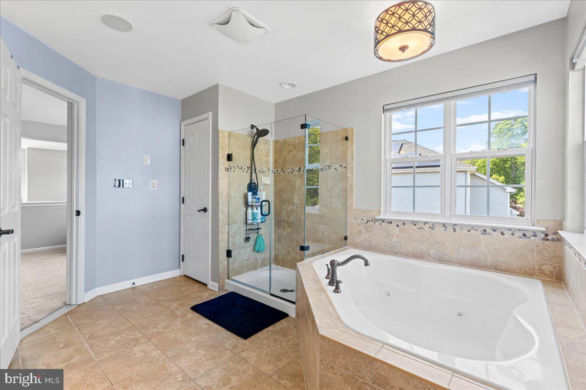 2650 Valhalla Road Vineland, NJ 08361 - Photo 34 of 49 a bathroom with a bathtub and a shower