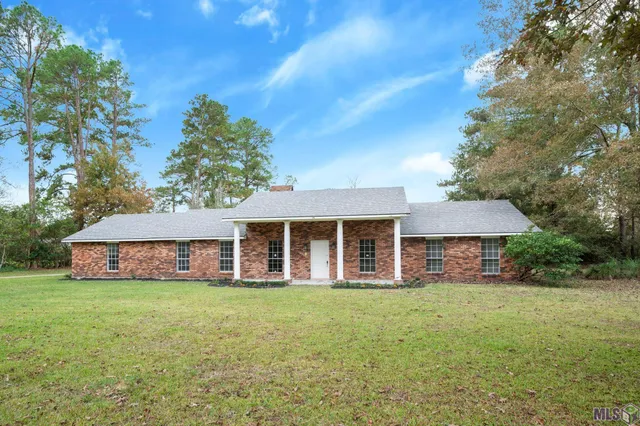 $395,000 | 9556 Fairway Drive, Denham Springs, LA 70726