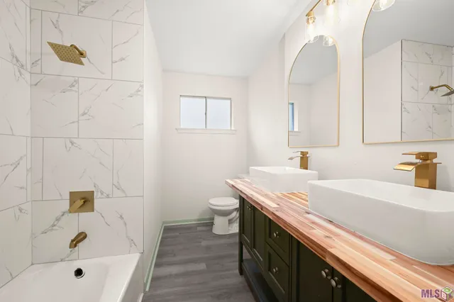 $395,000 | 9556 Fairway Drive, Denham Springs, LA 70726