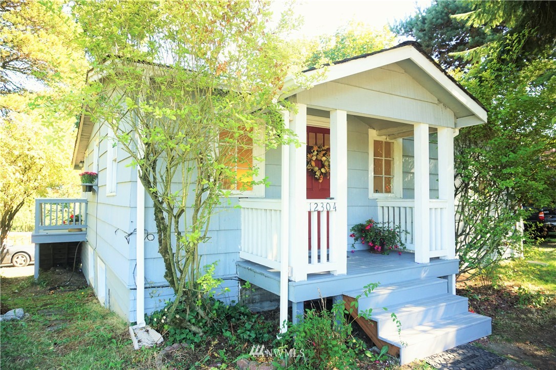 12304 Military Road South Burien, WA 98168 - Photo 2 of 25 Gallery Image 2