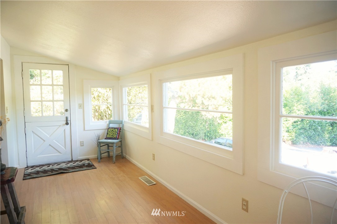 12304 Military Road South Burien, WA 98168 - Photo 11 of 25 Gallery Image 11