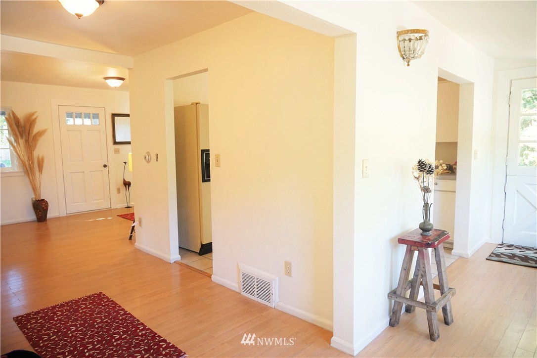 12304 Military Road South Burien, WA 98168 - Photo 12 of 25 Gallery Image 12