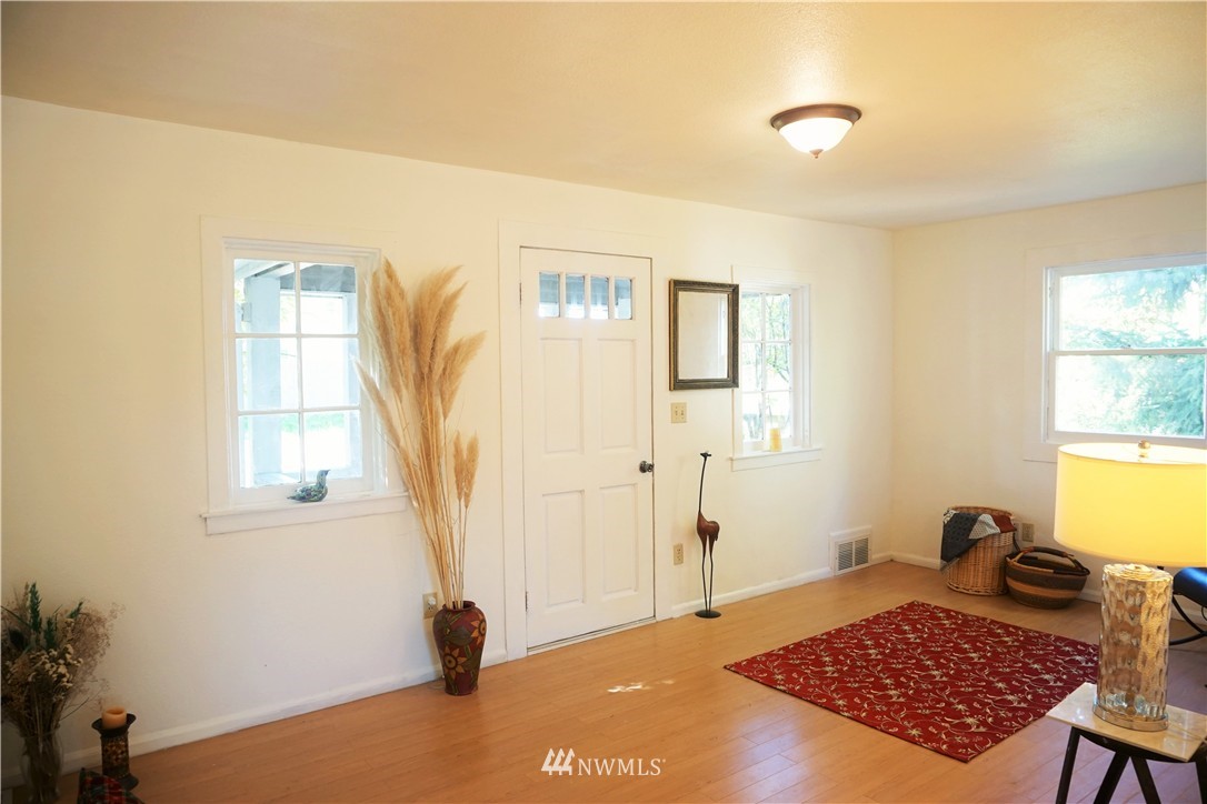 12304 Military Road South Burien, WA 98168 - Photo 13 of 25 Gallery Image 13