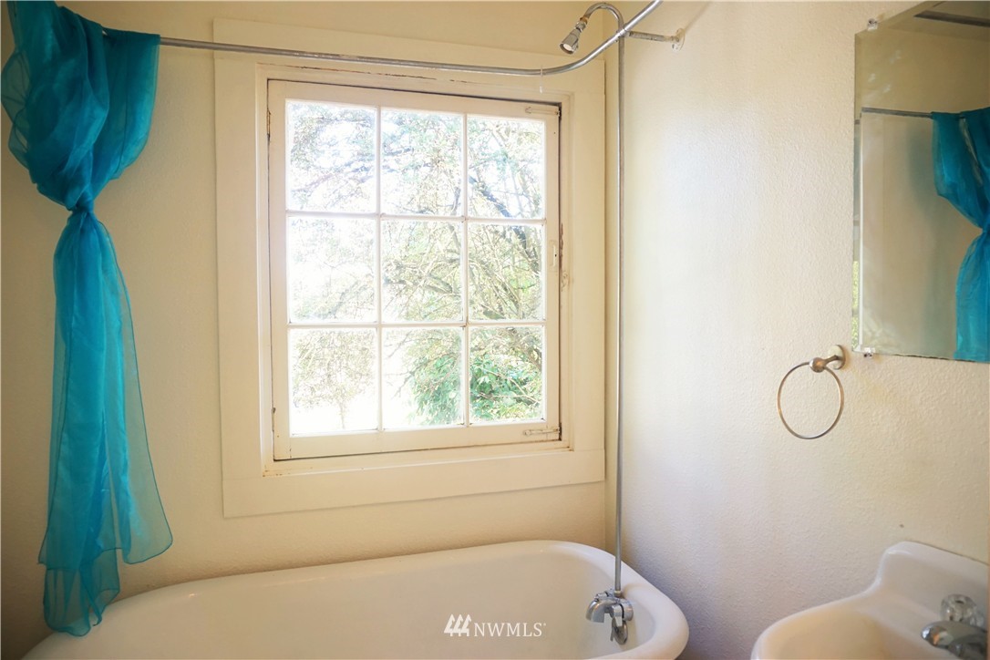 12304 Military Road South Burien, WA 98168 - Photo 16 of 25 Gallery Image 16