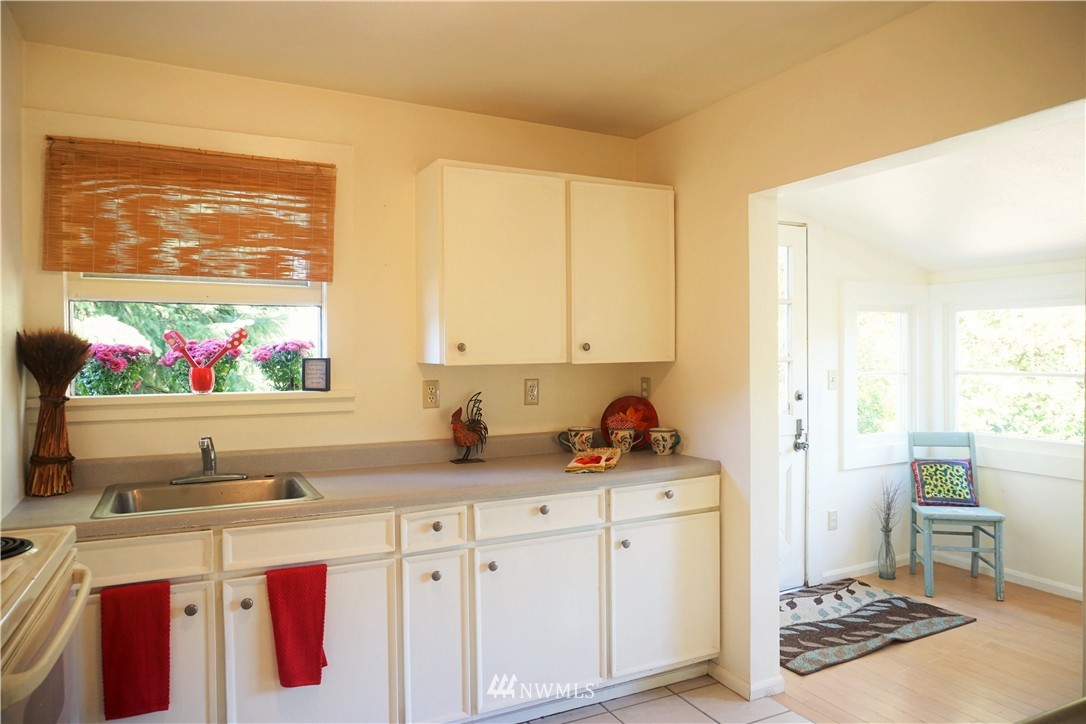 12304 Military Road South Burien, WA 98168 - Photo 6 of 25 Gallery Image 6