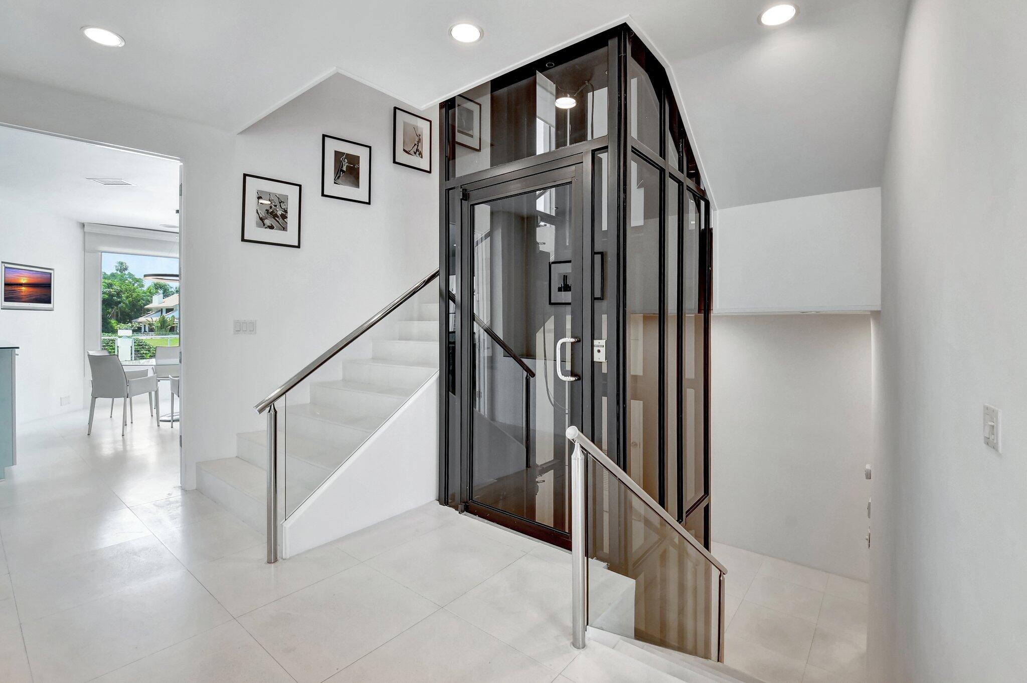 7208 Valencia Drive Boca Raton, FL 33433 - Photo 34 of 73 a view of entryway