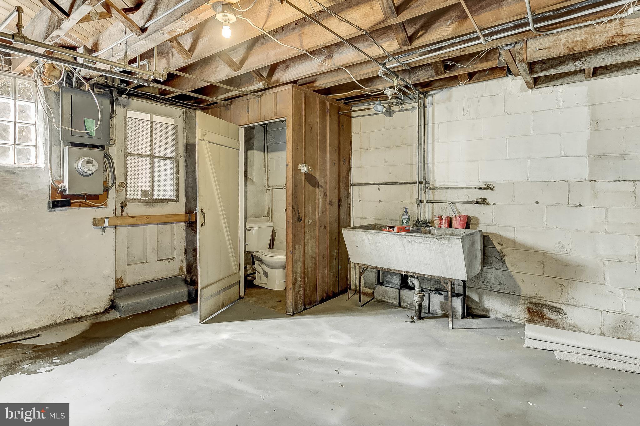 1655 Shadyside Road Baltimore, MD 21218 - Photo 25 of 30 Utility room