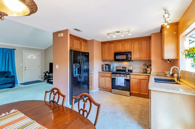 $1,125,000 | 370 Bridgeport Drive, El Granada, CA 94019