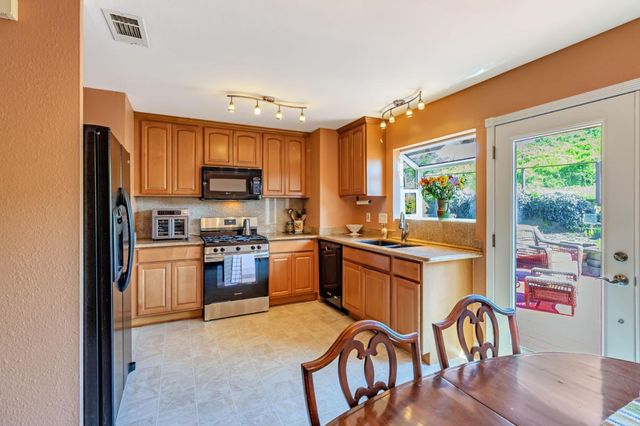 $1,125,000 | 370 Bridgeport Drive, El Granada, CA 94019