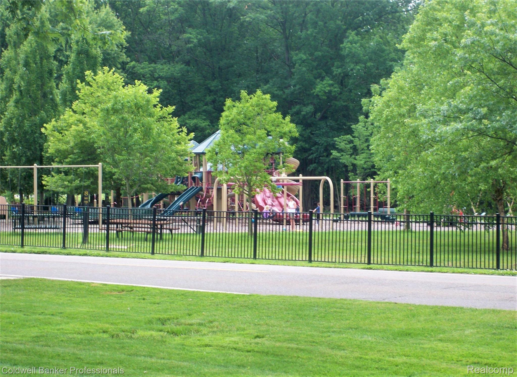 18894 Beverly Road Franklin, MI 48025 - Photo 21 of 24 101_0540.JPG
