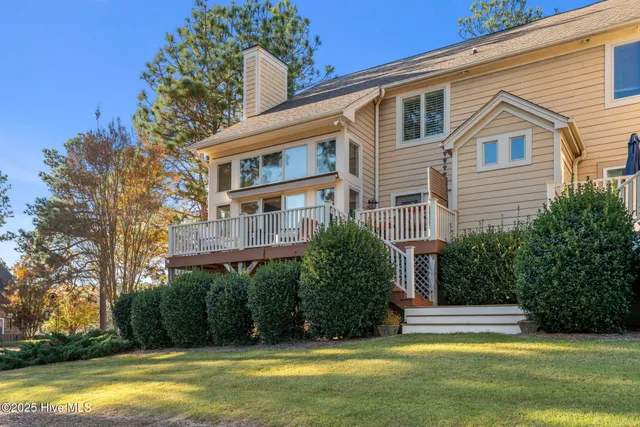 $925,000 | 140 Cochrane Castle Circle, Pinehurst, NC 28374