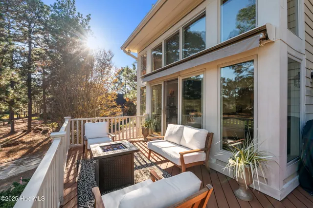 $925,000 | 140 Cochrane Castle Circle, Pinehurst, NC 28374